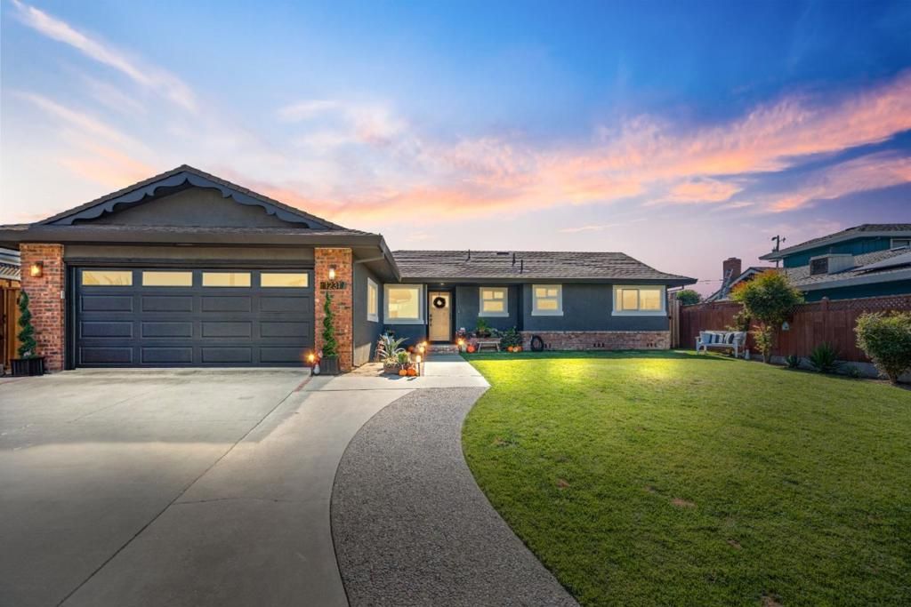 Photo of 1231 Westward Drive, Hollister, CA 95023 (MLS # ML82025432)