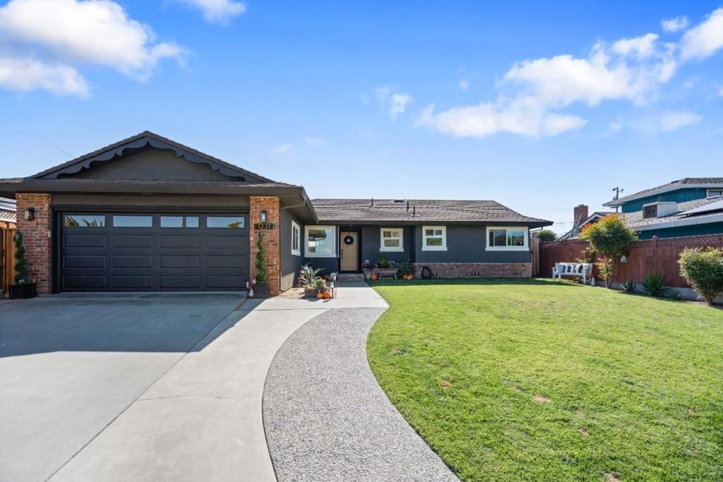 Photo of 1231 Westward Drive, Hollister, CA 95023 (MLS # ML82025432)