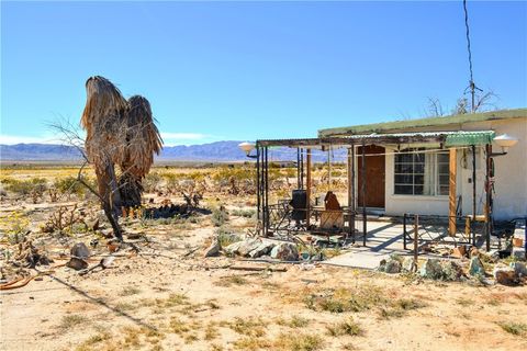 Photo of 4040 Peter Rabbit Trl, 29 Palms, CA 92277 (MLS # JT26039446)