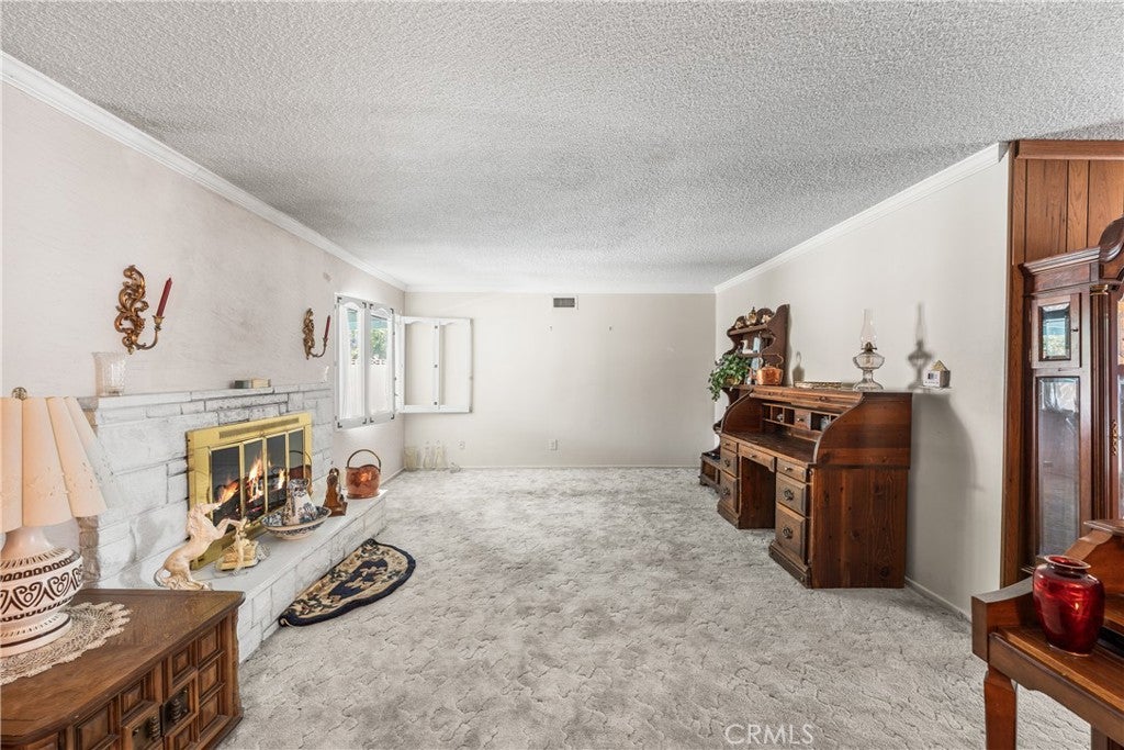 1152 E Avenue J1