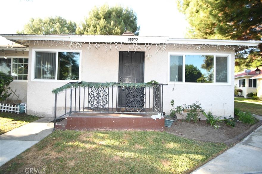 Attention First-Time Homebuyers, Downsizers, and Investors!!!  Discover one of the best values in Carson! Don’t miss this opportunity to own an updated 1.5-bathroom ground-level corner unit condo in the desirable gated community of Avalon Greens.
Enjoy a serene, park-like setting along with the convenience of your own detached garage and an additional assigned parking space. The interior has been tastefully updated, offering comfort and a sense of home and security. Complex is pet-friendly.
With low HOA dues that include water, trash, and management, this pet-friendly community provides excellent value and a welcoming atmosphere.
This is your chance to own a home in the affordable and highly sought-after Avalon Greens.
Schedule your private showing today!