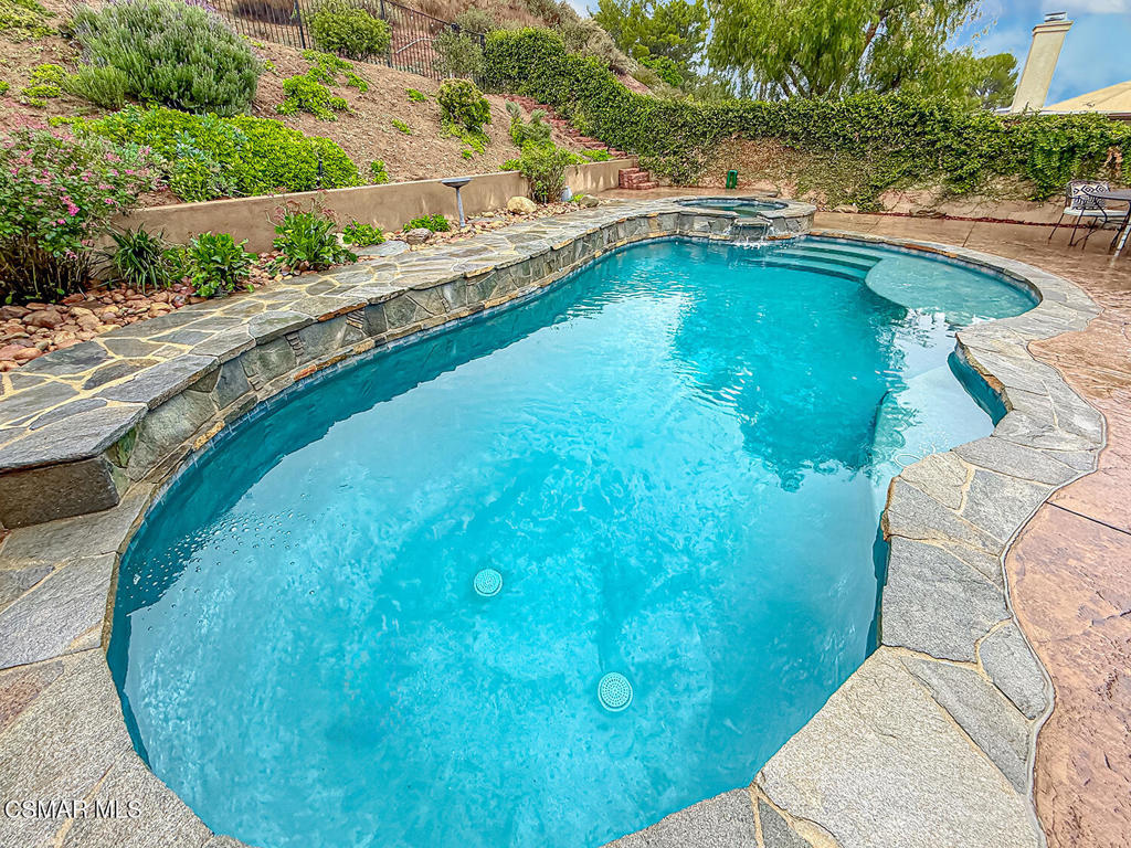 Hollow Hills-126 - 126 - Residential