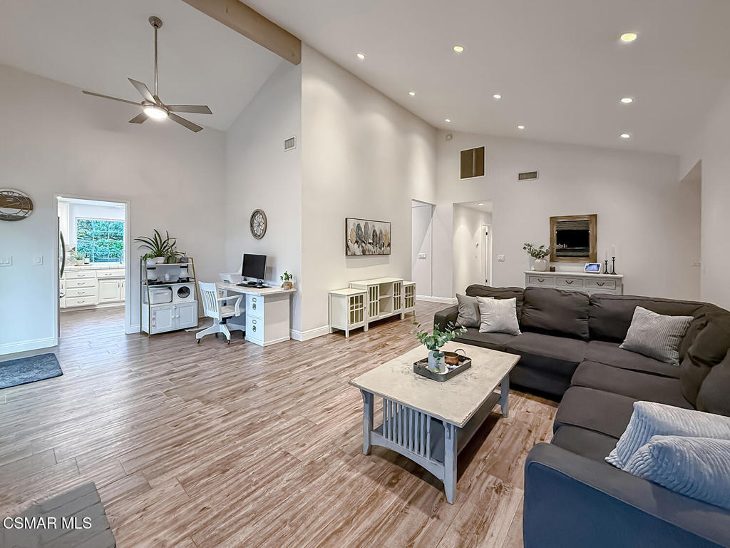 Hollow Hills-126 - 126 - Residential