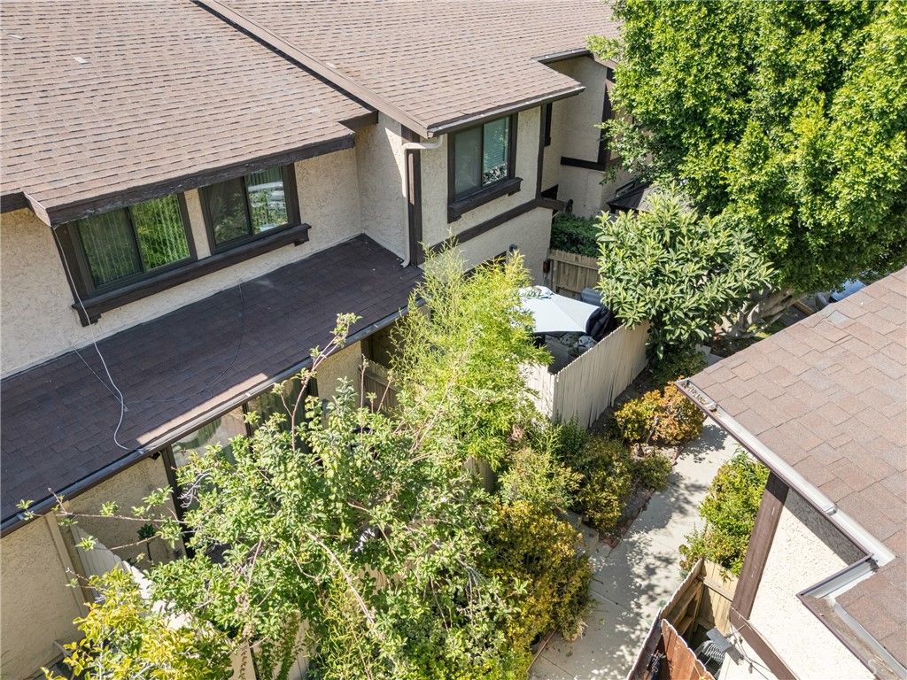8601 Sunland Boulevard 20