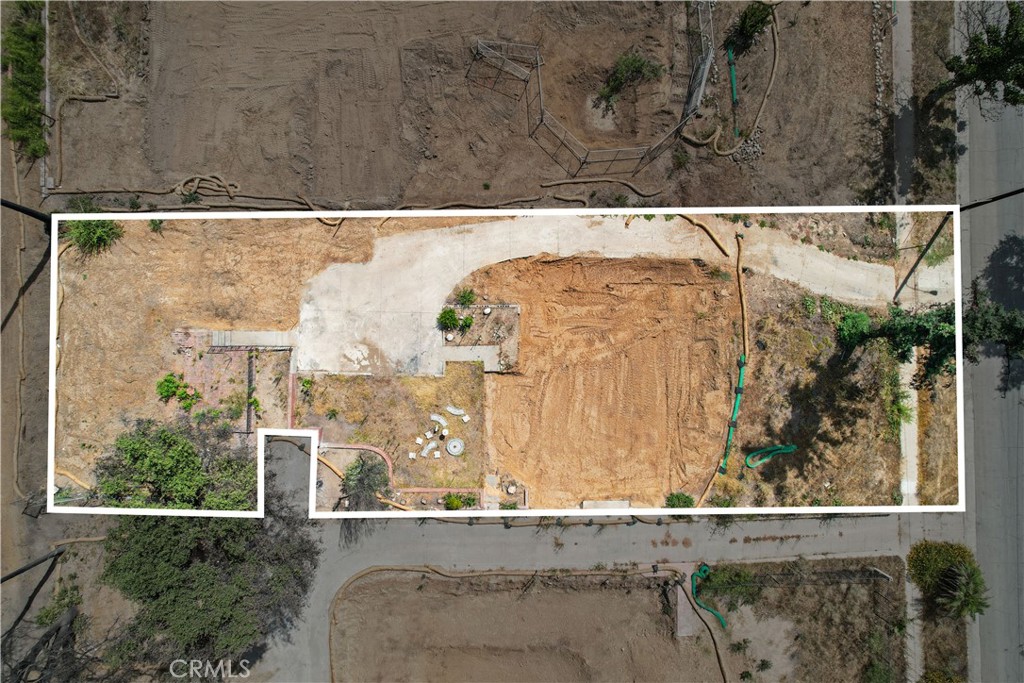 1091 E Mariposa Street