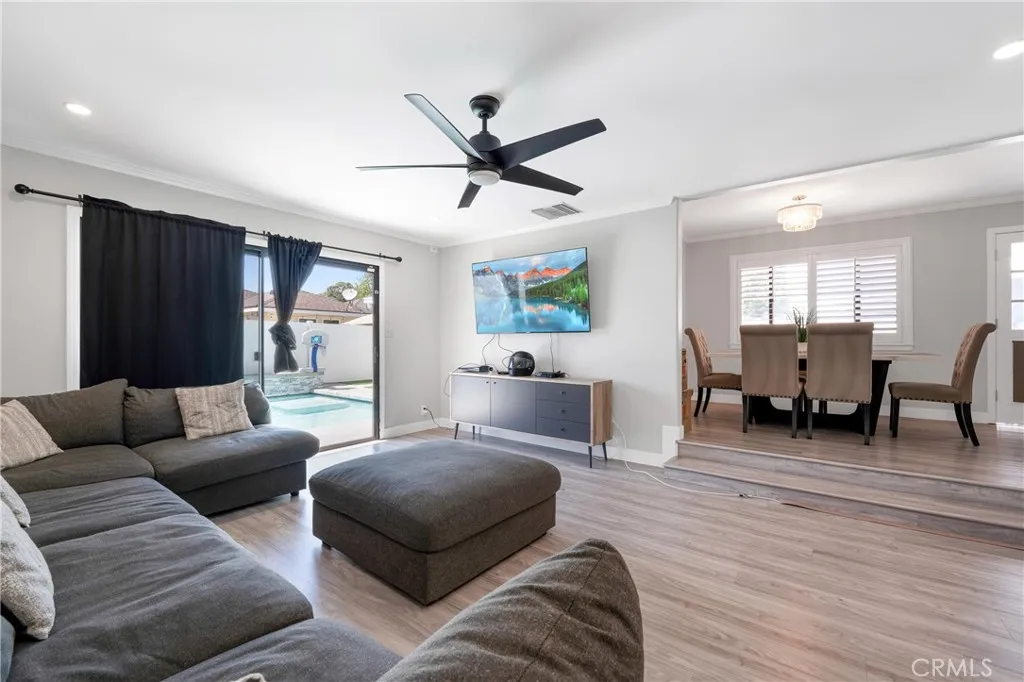 Long Beach, California 90808, United States, 4 Bedrooms Bedrooms, ,2 BathroomsBathrooms,Residential,Active,244483