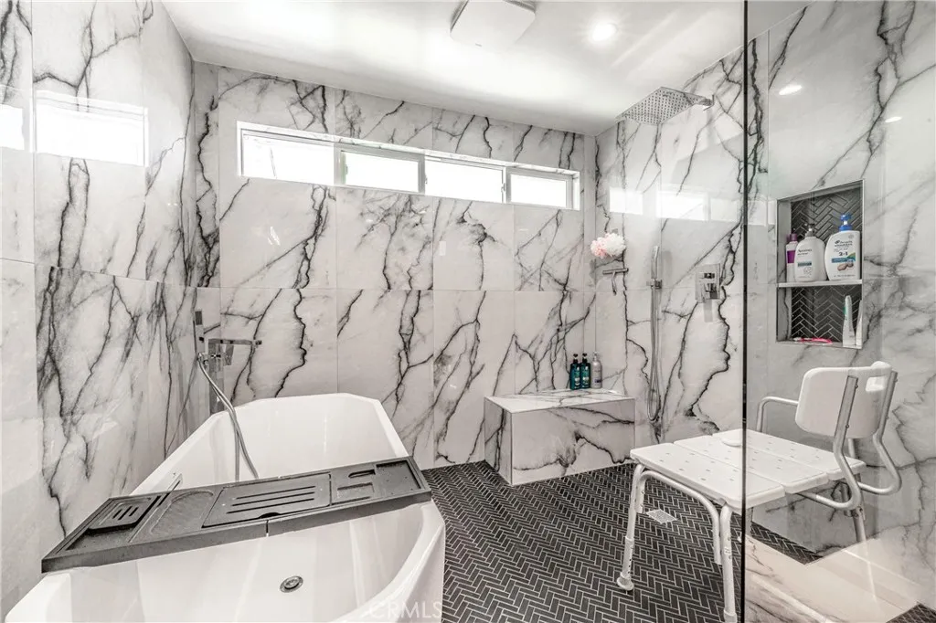 Long Beach, California 90808, United States, 4 Bedrooms Bedrooms, ,2 BathroomsBathrooms,Residential,Active,244483