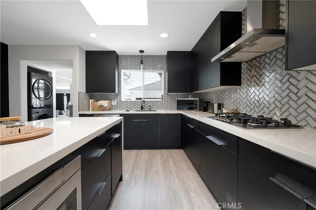 Long Beach, California 90808, United States, 4 Bedrooms Bedrooms, ,2 BathroomsBathrooms,Residential,Active,244483