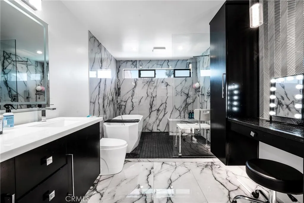 Long Beach, California 90808, United States, 4 Bedrooms Bedrooms, ,2 BathroomsBathrooms,Residential,Active,244483