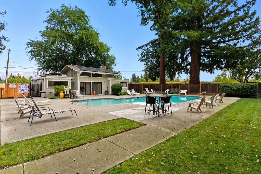 Photo of 1123 San Ramon Valley Boulevard, Danville, CA 94526 (MLS # ML82024816)