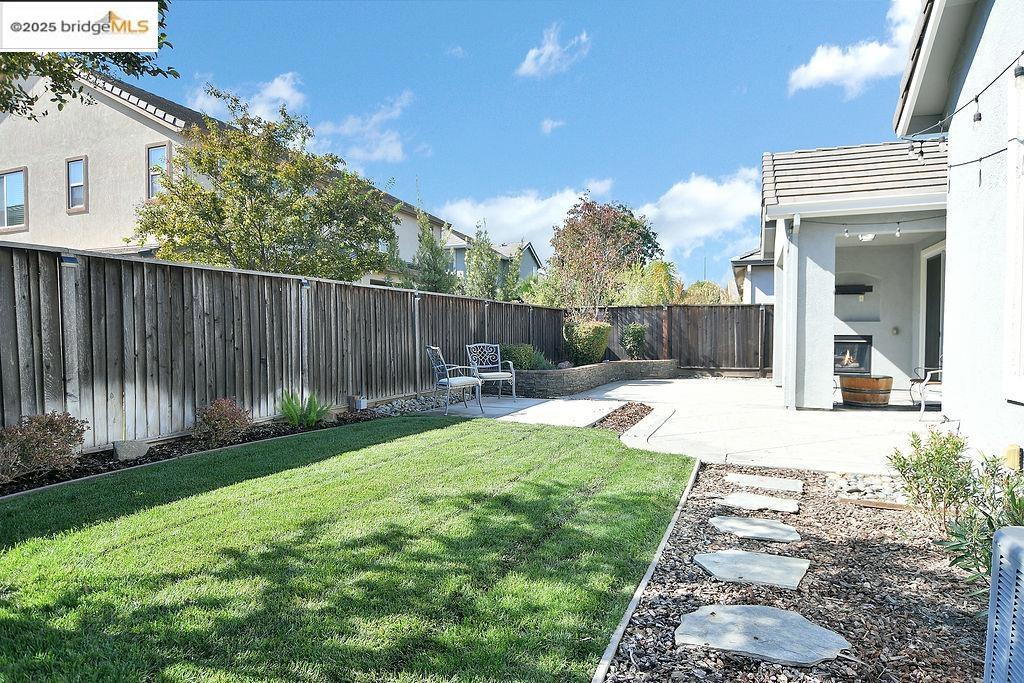 THE LAKES - Residential