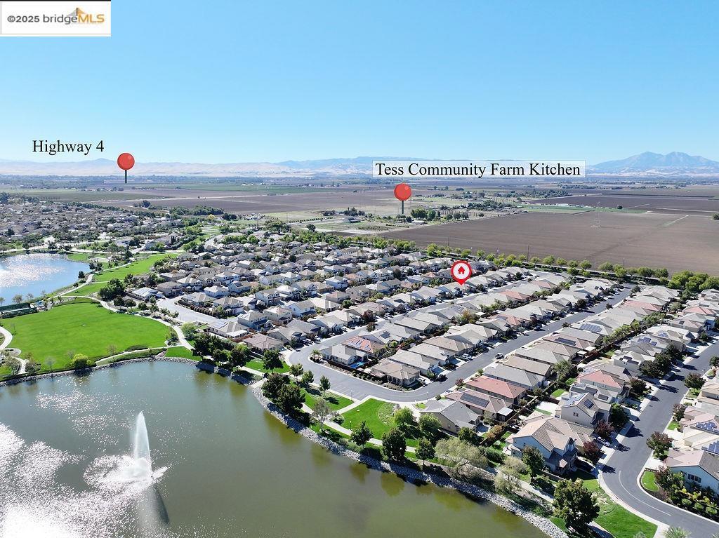 THE LAKES - Residential