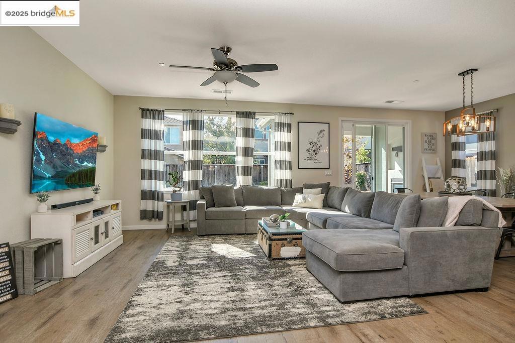 THE LAKES - Residential