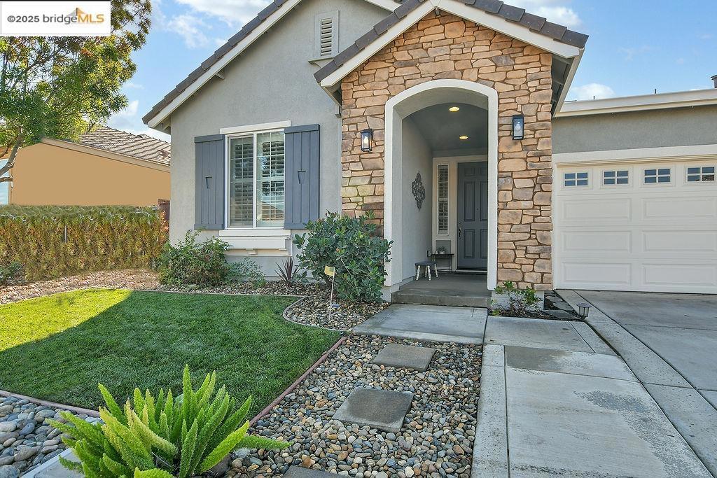 THE LAKES - Residential