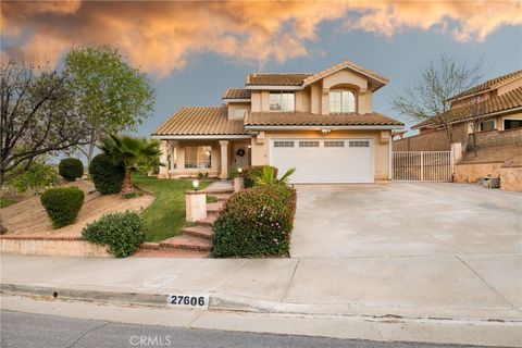 Photo of 27606 Moonlight Place, Castaic, CA 91384 (MLS # SR26053583)