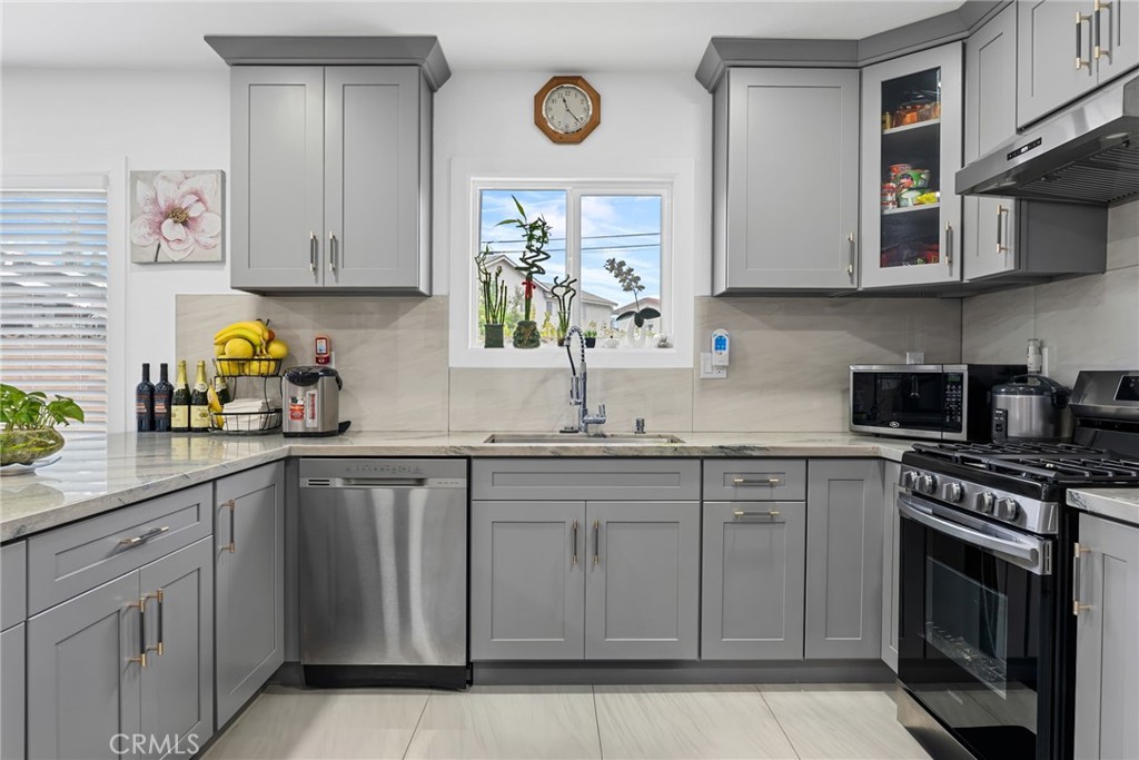 8922 Jennrich Avenue