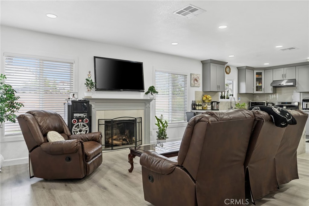 8922 Jennrich Avenue