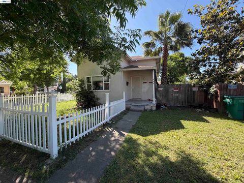 Photo of 344 Blain Ave AVE, Stockton, CA 95204 (MLS # 41134822)