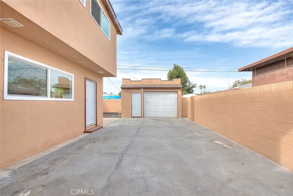 Los Angeles, California 90044, United States, 3 Bedrooms Bedrooms, ,2 BathroomsBathrooms,Residential,Active,213307