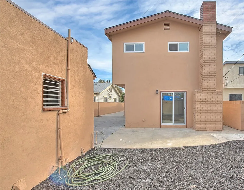 Los Angeles, California 90044, United States, 3 Bedrooms Bedrooms, ,2 BathroomsBathrooms,Residential,Active,213307