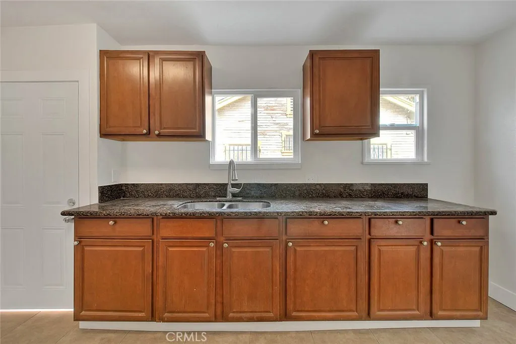 Los Angeles, California 90044, United States, 3 Bedrooms Bedrooms, ,2 BathroomsBathrooms,Residential,Active,213307