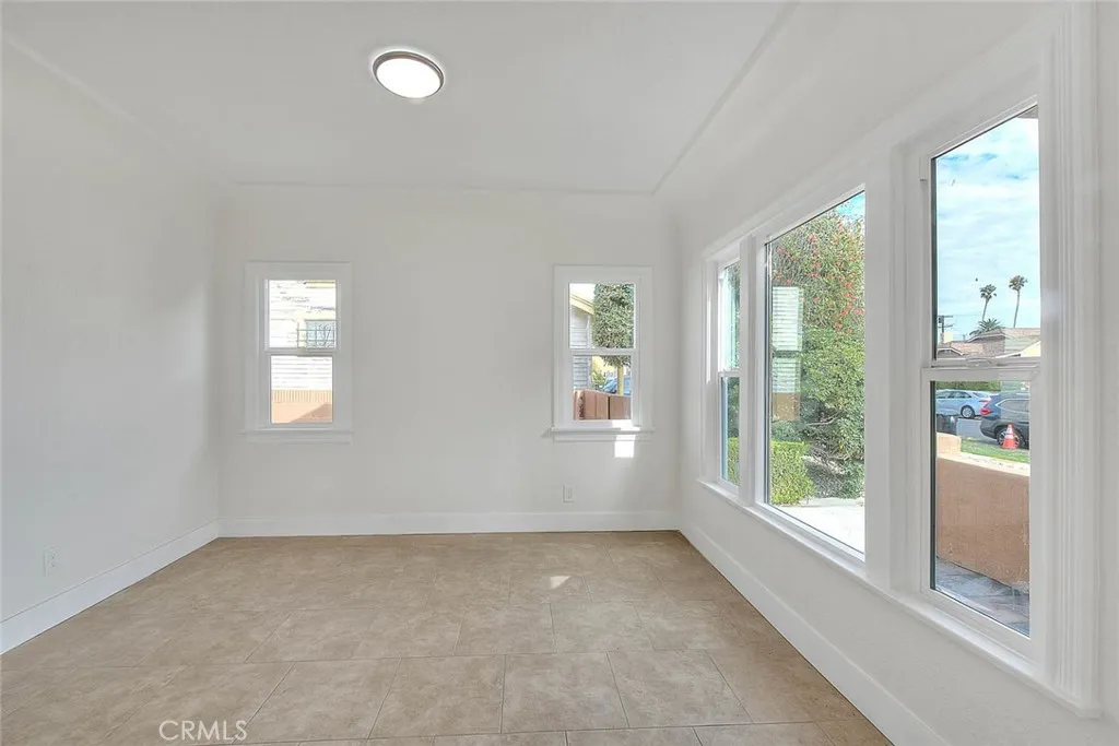 Los Angeles, California 90044, United States, 3 Bedrooms Bedrooms, ,2 BathroomsBathrooms,Residential,Active,213307