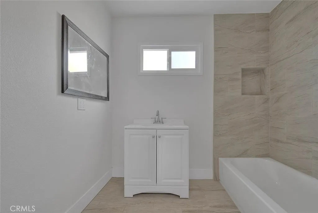 Los Angeles, California 90044, United States, 3 Bedrooms Bedrooms, ,2 BathroomsBathrooms,Residential,Active,213307