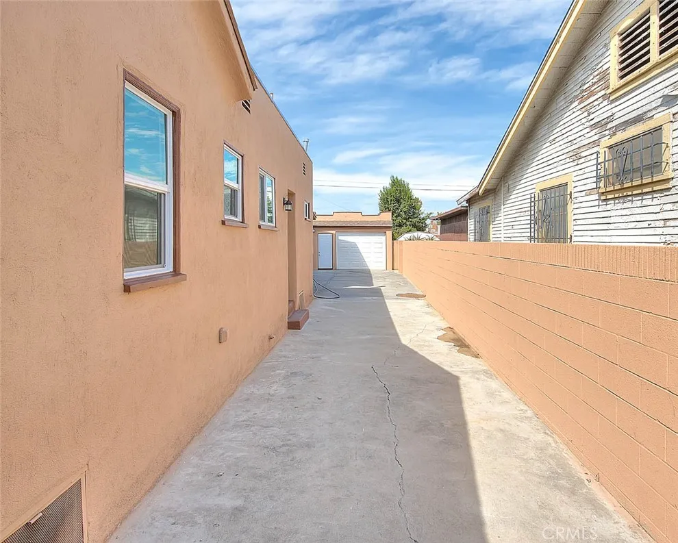 Los Angeles, California 90044, United States, 3 Bedrooms Bedrooms, ,2 BathroomsBathrooms,Residential,Active,213307