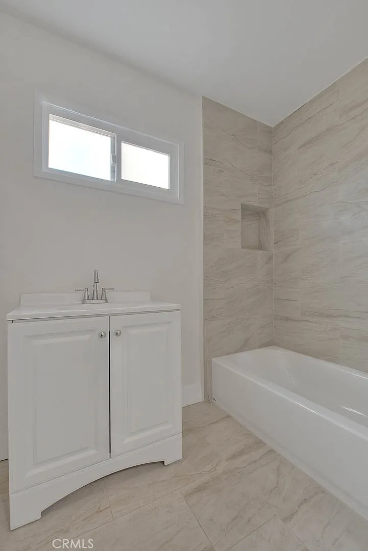 Los Angeles, California 90044, United States, 3 Bedrooms Bedrooms, ,2 BathroomsBathrooms,Residential,Active,213307