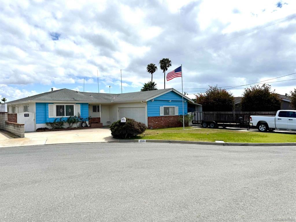 208 Nixon PL, Chula Vista CA 91910