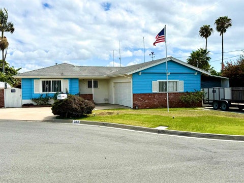Photo of 208 Nixon PL, Chula Vista, CA 91910 (MLS # 260025195SD)