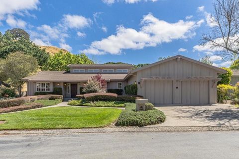 Photo of 25683 Meadowview Court, Salinas, CA 93908 (MLS # ML82042785)