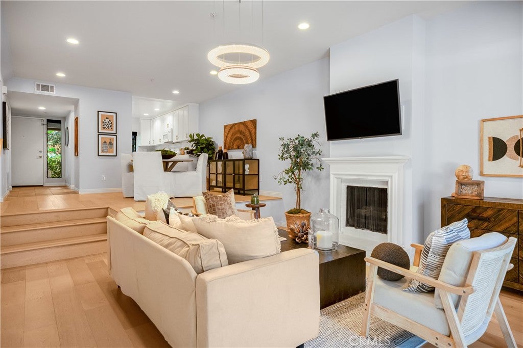 1054 Seco Street 106