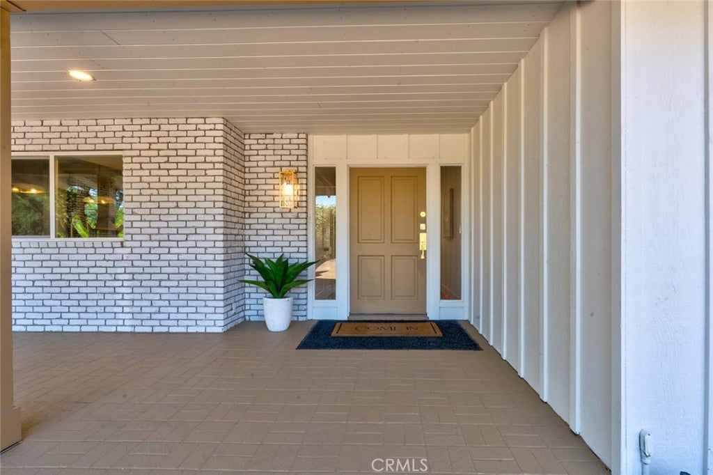 1335 S Waverly