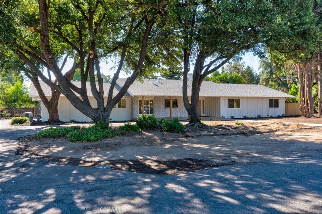 1335 S Waverly