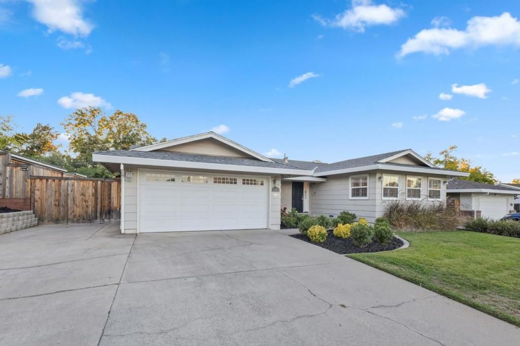 Photo of 4451 Stoney Way, Carmichael, CA 95608 (MLS # ML82023168)