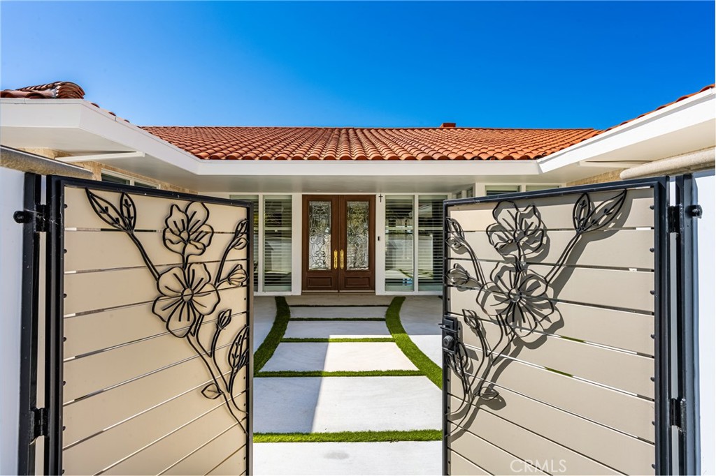 30035 Avenida Elegante