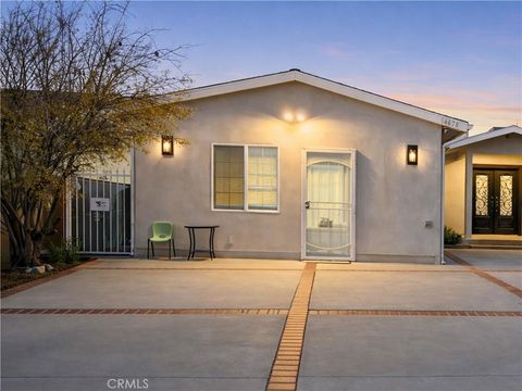 Photo of 14673 Clymer St St, San Fernando, CA 91345 (MLS # GD26054112)