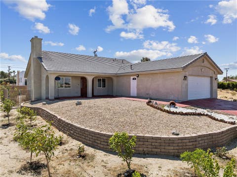 Photo of 15530 Avenida Rambla, Desert Hot Springs, CA 92240 (MLS # CV26124483)