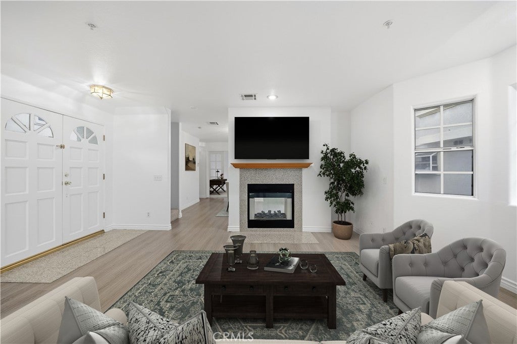 1230 Elm Ave