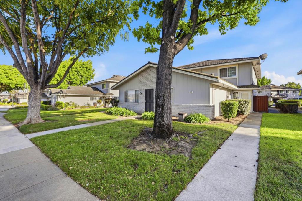 812 Blossom Hill Road 2