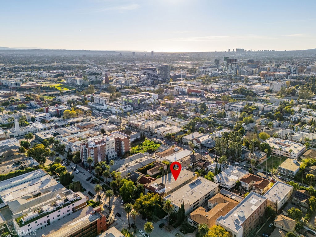 1825 N Gramercy Place