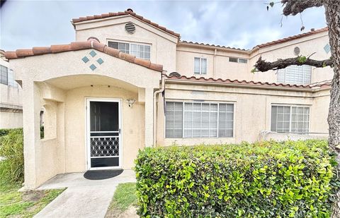 13955 Arthur Avenue 4 Paramount CA 90723