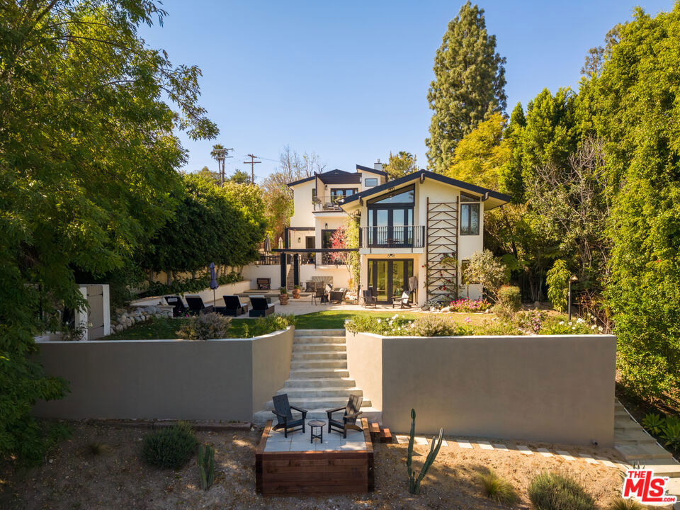 16820 Oak View Drive