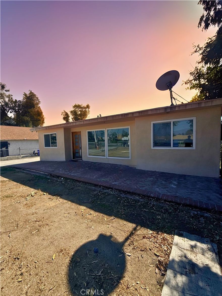 Stylish, Spacious, & Ready for Move-In!

This updated 3-bedroom, 1.5-bath home in Fontana offers the perfect balance of comfort and versatility — complete with a bonus room/office for your work-from-home lifestyle or creative space needs.



?? Highlights You’ll Love:



Prime location near Freeway 10, shopping, dining & more



Massive 8,000+ sq. ft. lot with fully concrete backyard — ideal for parking, storage, or even work vehicles



Brand-new kitchen with bold olive green cabinetry



New stove/oven & refrigerator included



Central A/C & heating for year-round comfort



Maintenance included for added peace of mind



Whether you're a growing family, remote professional, or just need extra space — this home has you covered.



?? Schedule your private tour today and make this standout Fontana property yours before it’s gone!