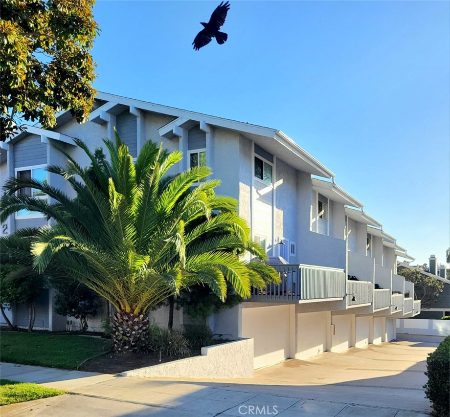 Townhouse For Lease in South Redondo Beach, walking distance to Redondo Union High School and Parras Middle School. This is a typical 3 level Townhouse layout. Bedrooms are on the Top Floor. 2 Car Garage is on the bottom. Garage entry brings you to a Bonus Room that has the washer and dryer. Bonus Room could be used as a Bedroom, a Kids Playroom, an Office, or a Man Cave. Stairs take you up to a Welcoming Living Room. Front door entry also has access to an Outdoor Patio. Dining Area and Kitchen are adjacent to the Living Room. There is a 1/2 Bath off the Kitchen and Patio Deck. Upstairs takes you to the Large and Spacious Bedrooms. Each Bedroom has it's own Full Bathroom. Stellar Location! Walk to Starbucks, Whole Foods, 15 minute walk to the Redondo Beach Pier. No Smoking, No Pets. There are HOA rules.