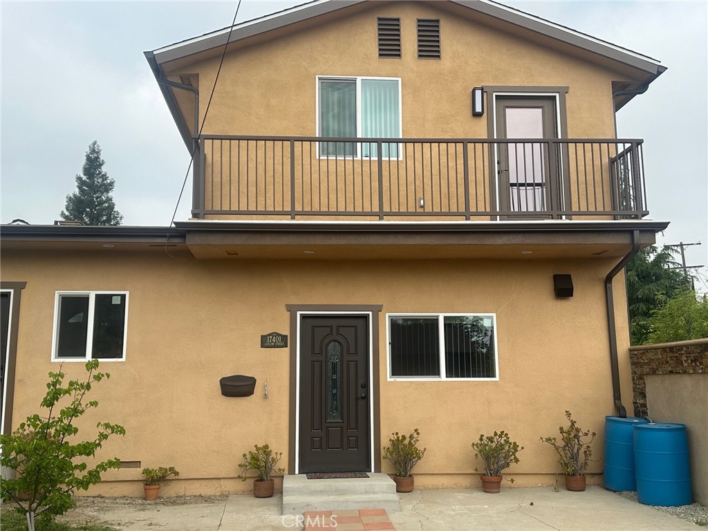 This beautifully designed ADU is located in the heart of Granada Hills, within the highly desirable Granada Hills High School district. It features 2 bedrooms and 2 bathrooms, a spacious living room, and modern finishes throughout. The bedrooms are privately situated on the second floor, offering a quiet retreat. Additional highlights include laminate flooring, in-unit washer and dryer, a private balcony, and energy-efficient mini-split systems to keep you comfortable during the warm summer months.