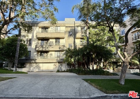 Photo of 450 N Oakhurst Drive #304, Beverly Hills, CA 90210 (MLS # 26105261)