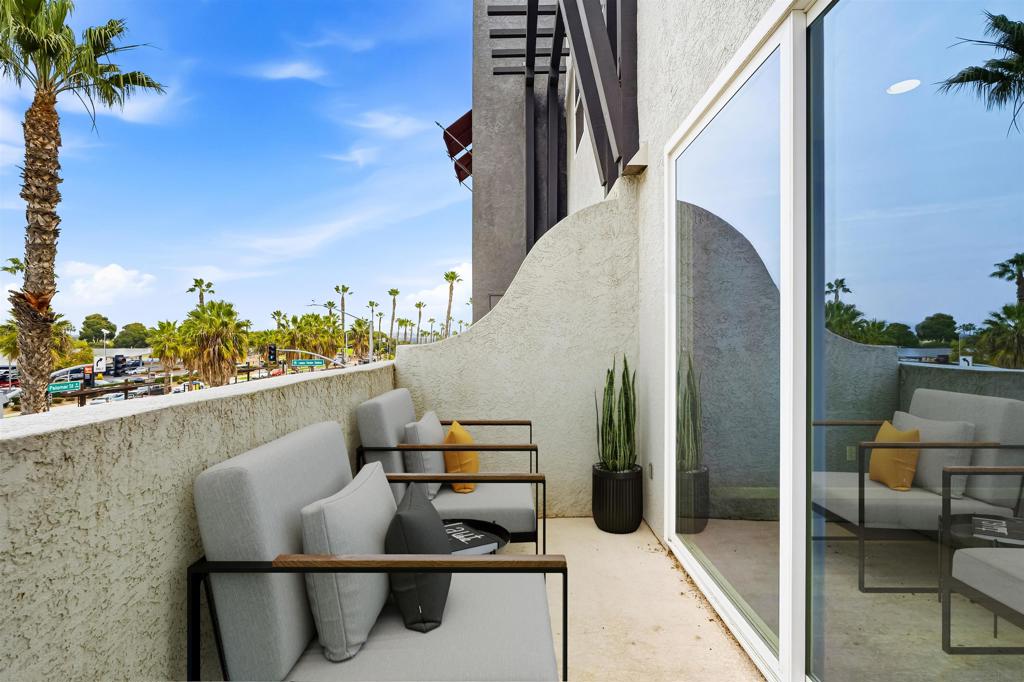 1760 E Palomar St 313