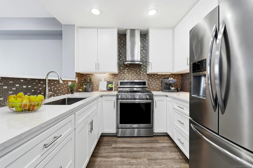 1760 E Palomar St 313